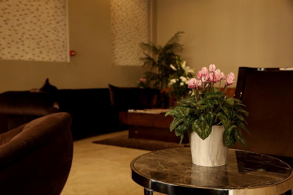 Way Hotel İzmir Buitenkant foto