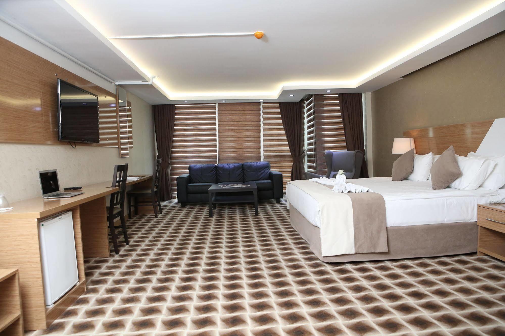 Way Hotel İzmir Buitenkant foto