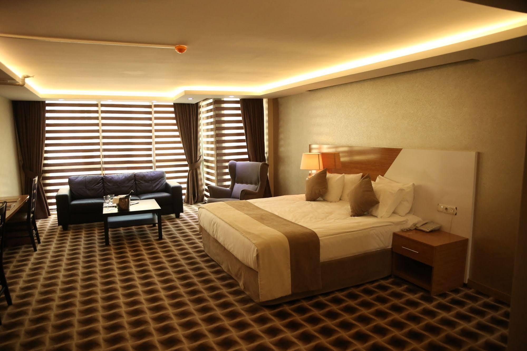 Way Hotel İzmir Buitenkant foto