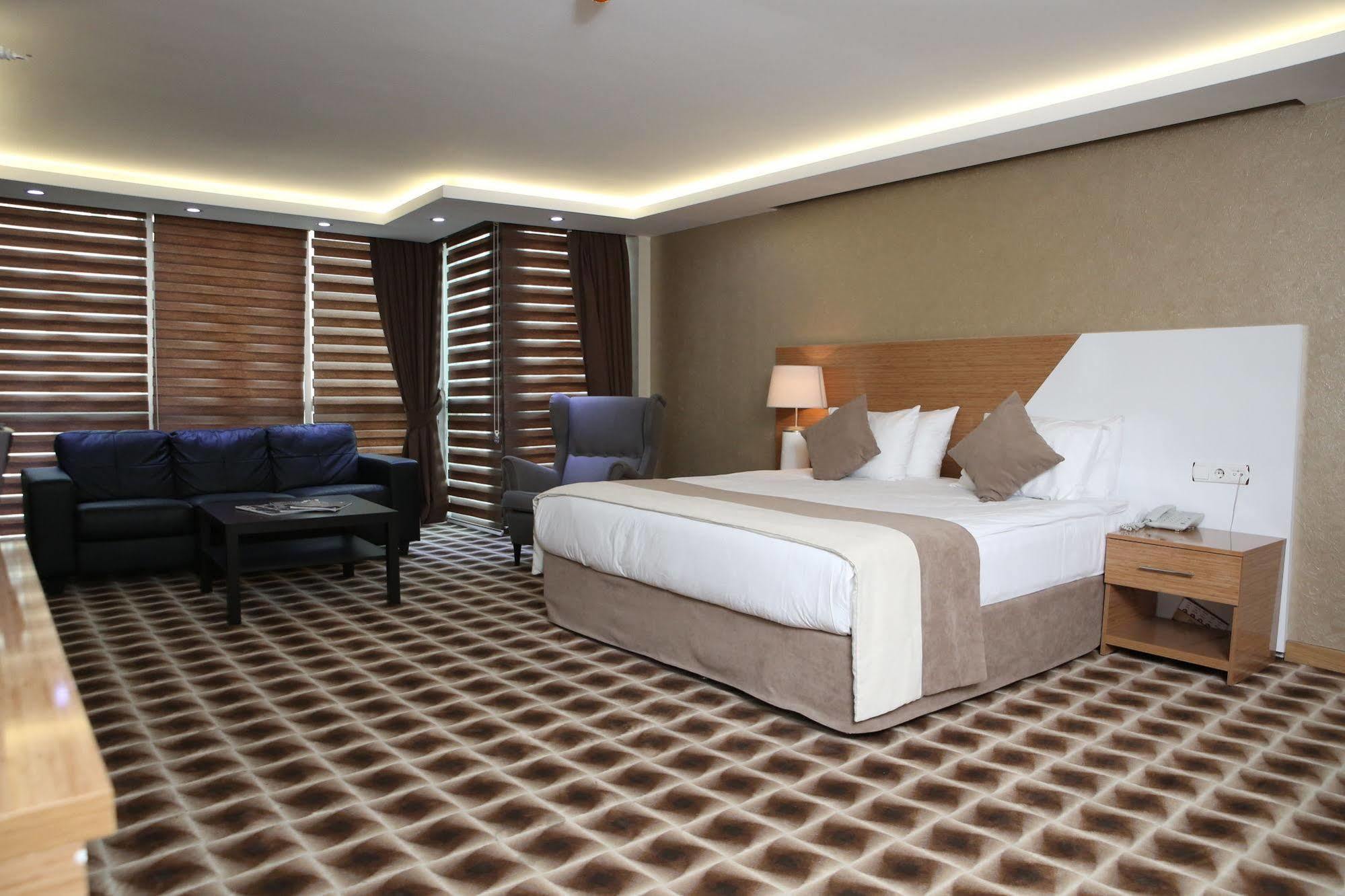 Way Hotel İzmir Buitenkant foto